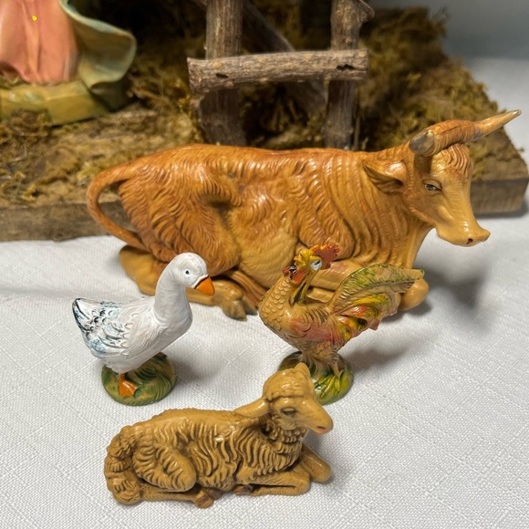 Fontanini Italy Vintage Nativity Scene with Angel & Figures & wood crèche - Picture 5 of 13